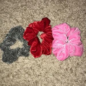 3 Scrunchies